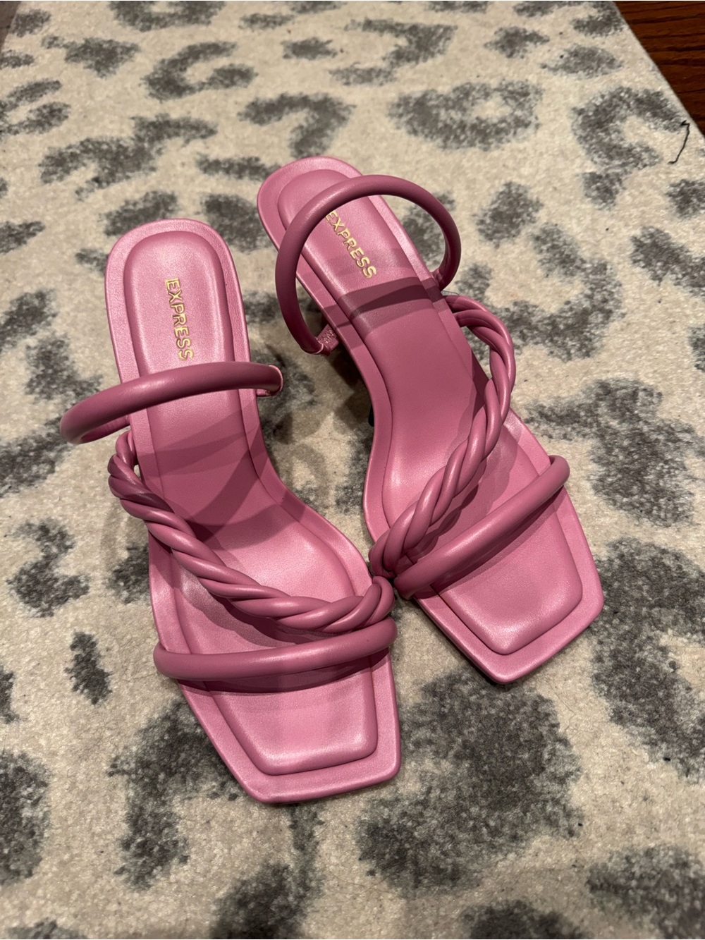 Express *NWT* Mauve Twisted Strap Square-Toe Heeled Sandals